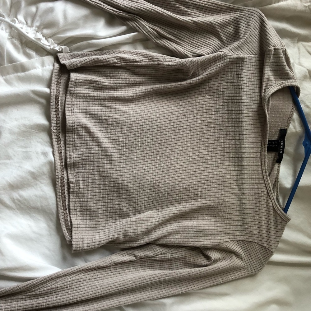 Long sleep cropped shirt